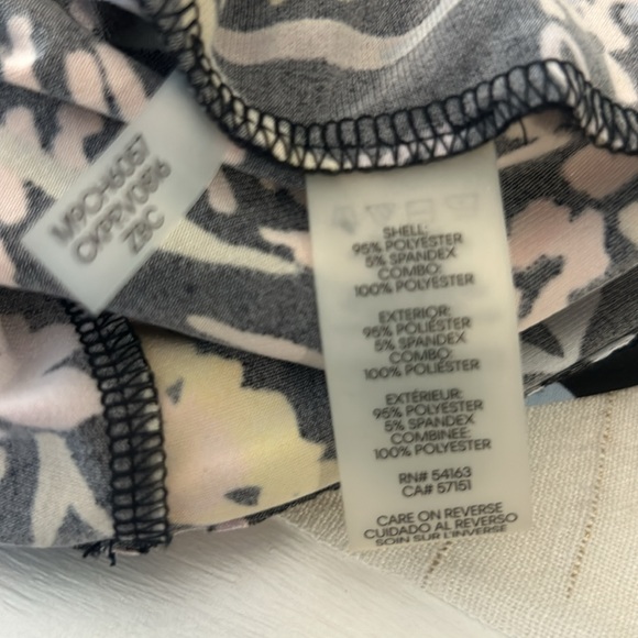 Calvin Klein floral top with collar and central ruffle, feminine, versatile Sz S - Picture 4 of 4